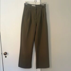 Abercrombie and Fitch Green trousers only worn once size 4R / 27.